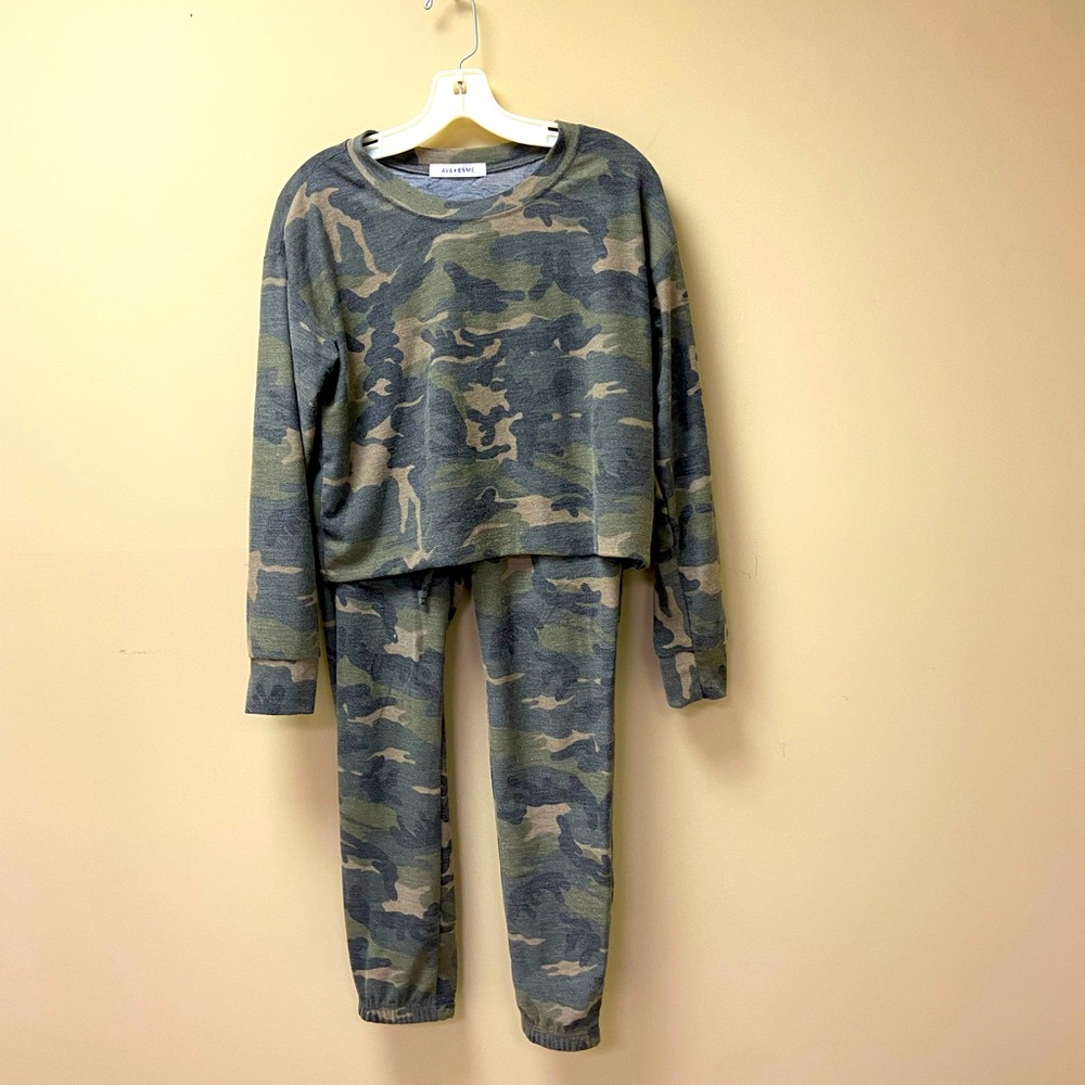 Light weight camouflage sweatpants and cropped top.